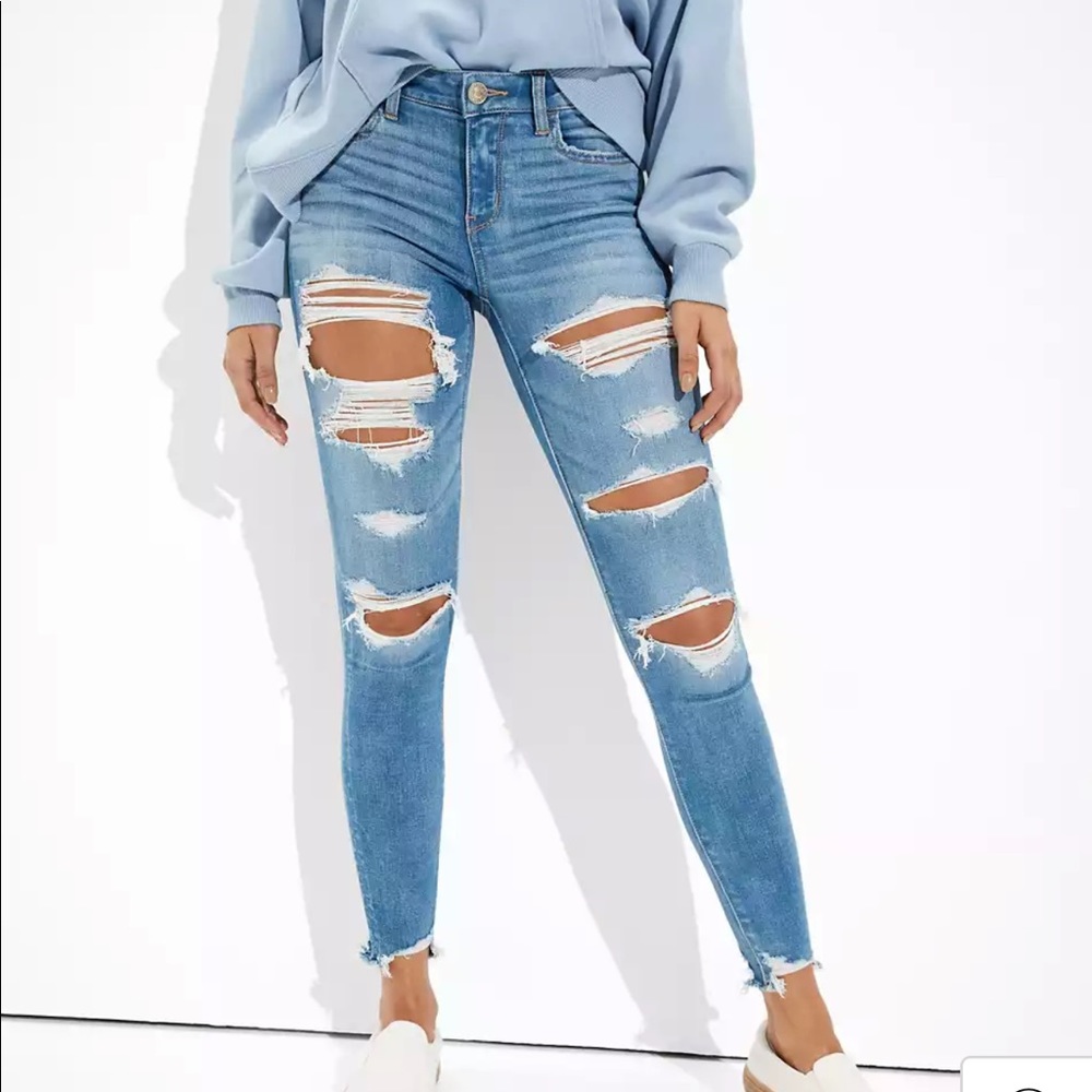 AMERICAN EAGLE SKINNY JEAN (SIZE 12 SHORT)